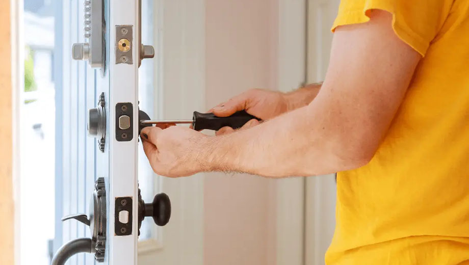 locksmith vs handyman