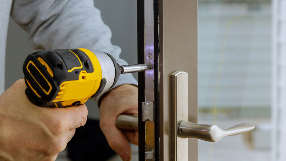 How Locksmiths Save You Money