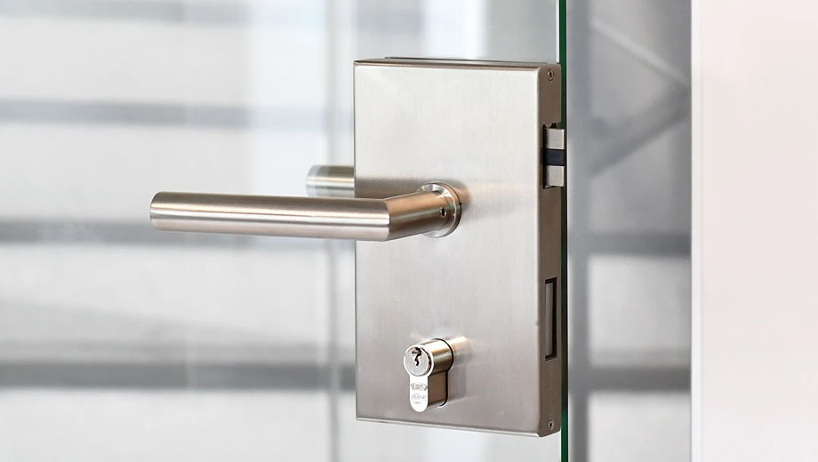 Storefront Door Locksmith Services